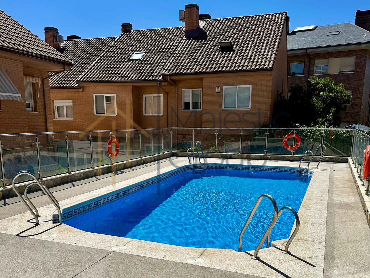 IMPRESIONANTE CHALET EN BOADILLA DEL MONTE