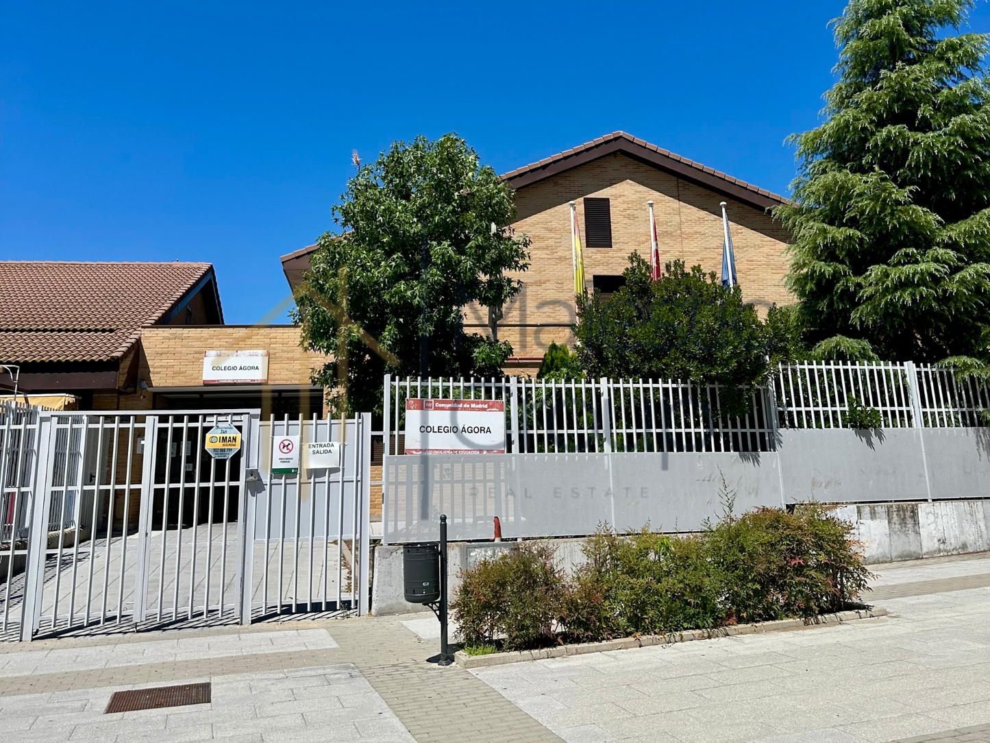 IMPRESIONANTE CHALET EN BOADILLA DEL MONTE