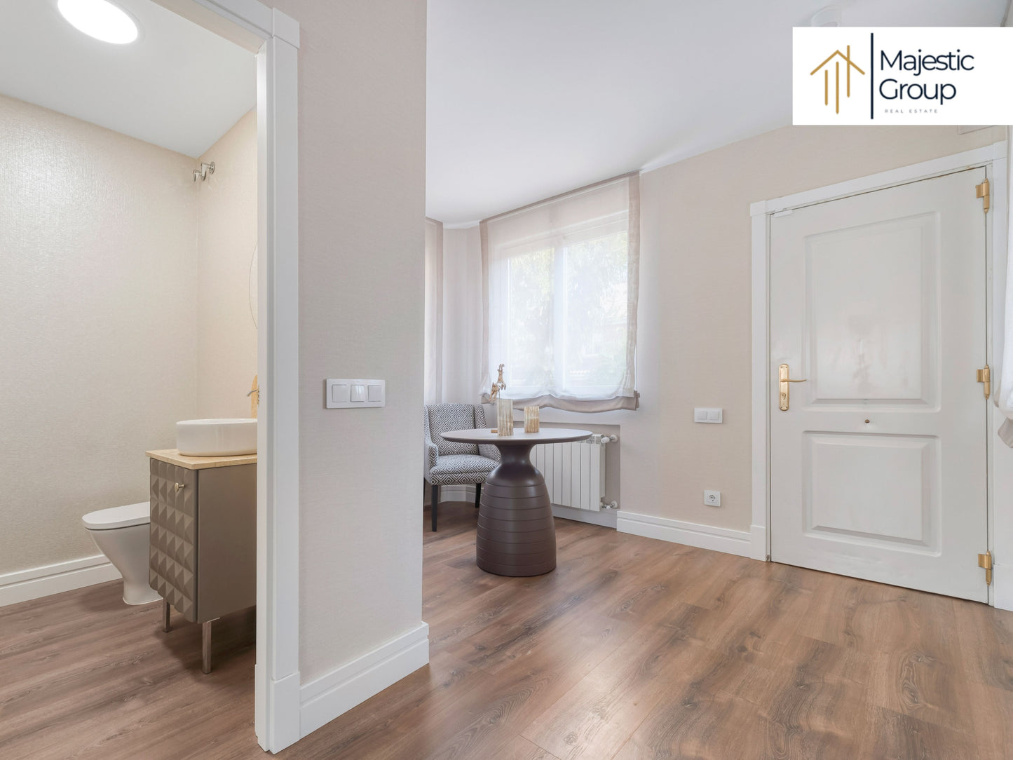Chalet pareado en venta en Villanueva de la Cañada – Reformado y exclusivo | Majestic Group