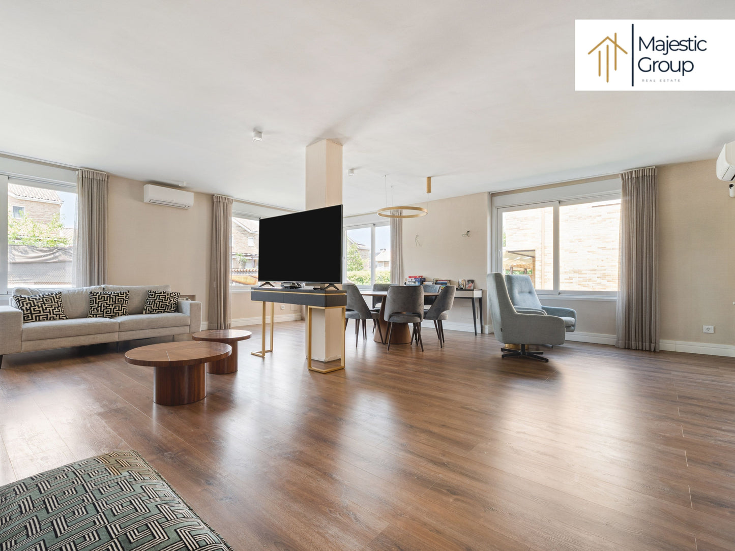 Chalet pareado en venta en Villanueva de la Cañada – Reformado y exclusivo | Majestic Group