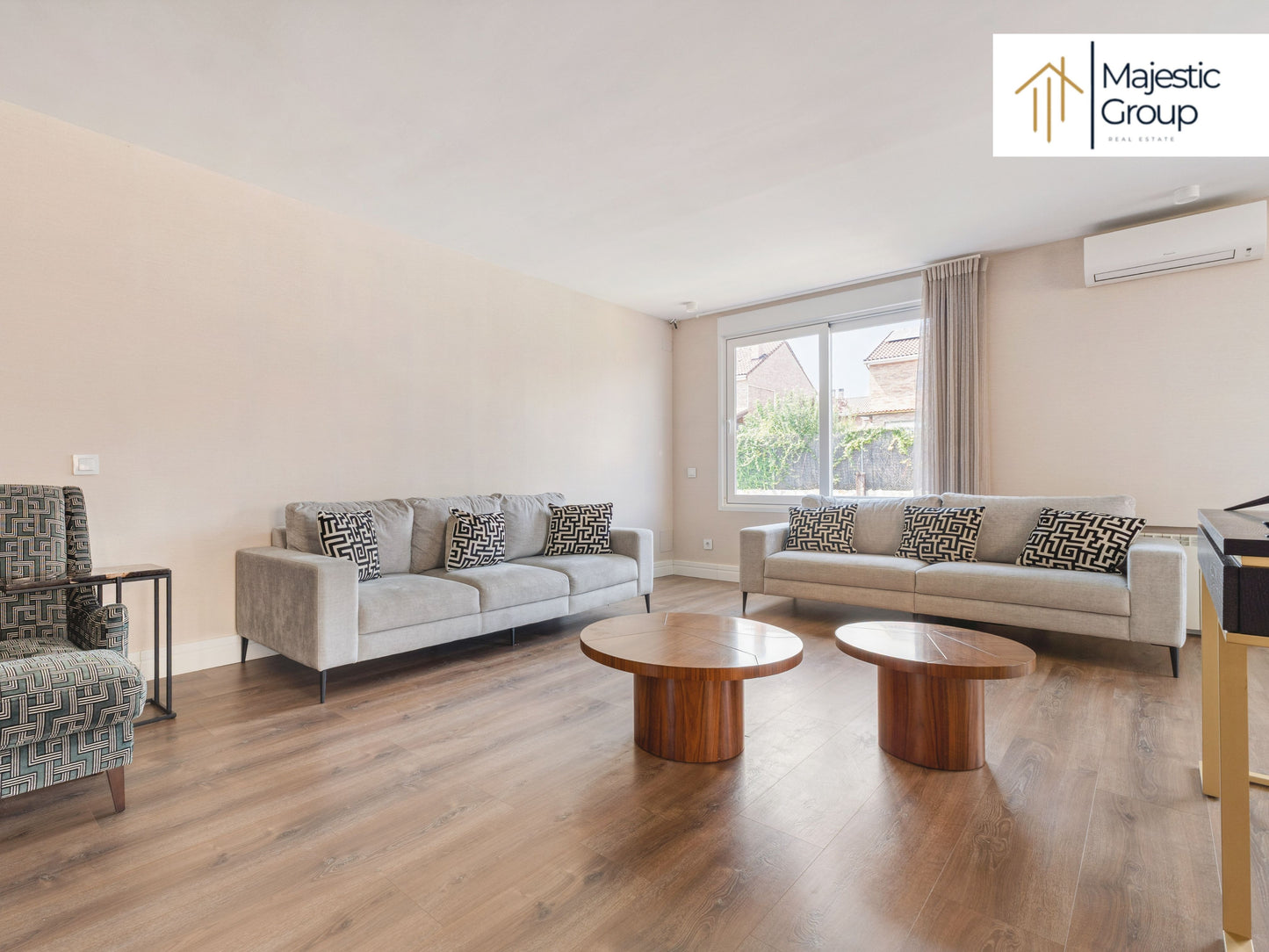 Chalet pareado en venta en Villanueva de la Cañada – Reformado y exclusivo | Majestic Group