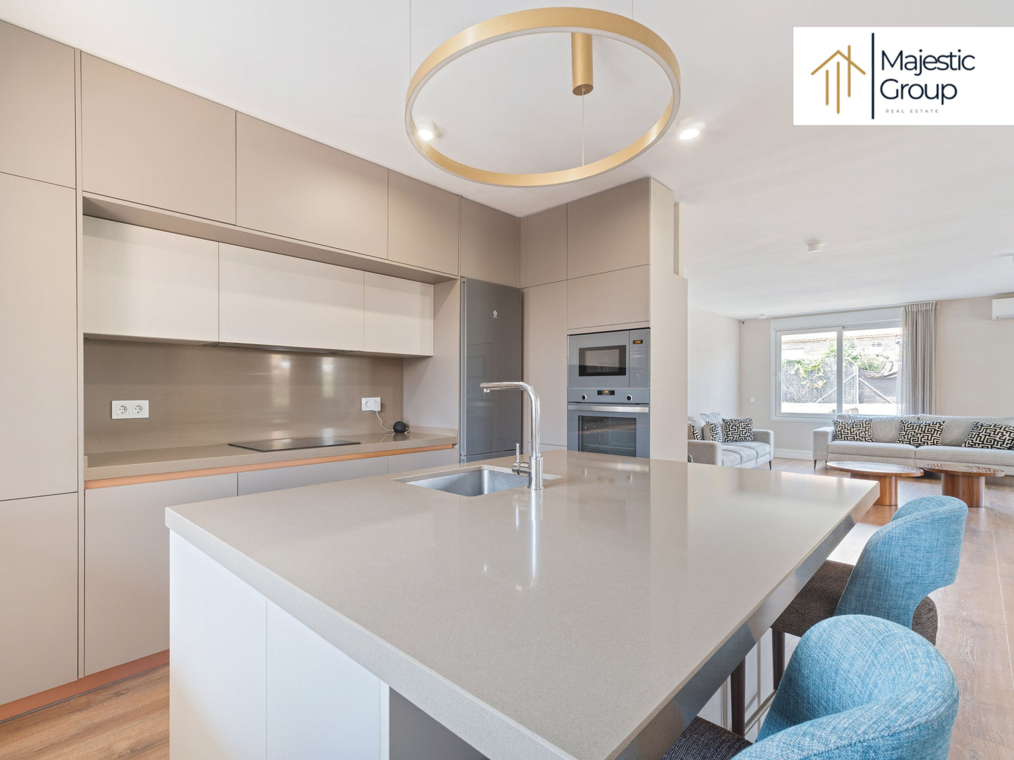 Chalet pareado en venta en Villanueva de la Cañada – Reformado y exclusivo | Majestic Group