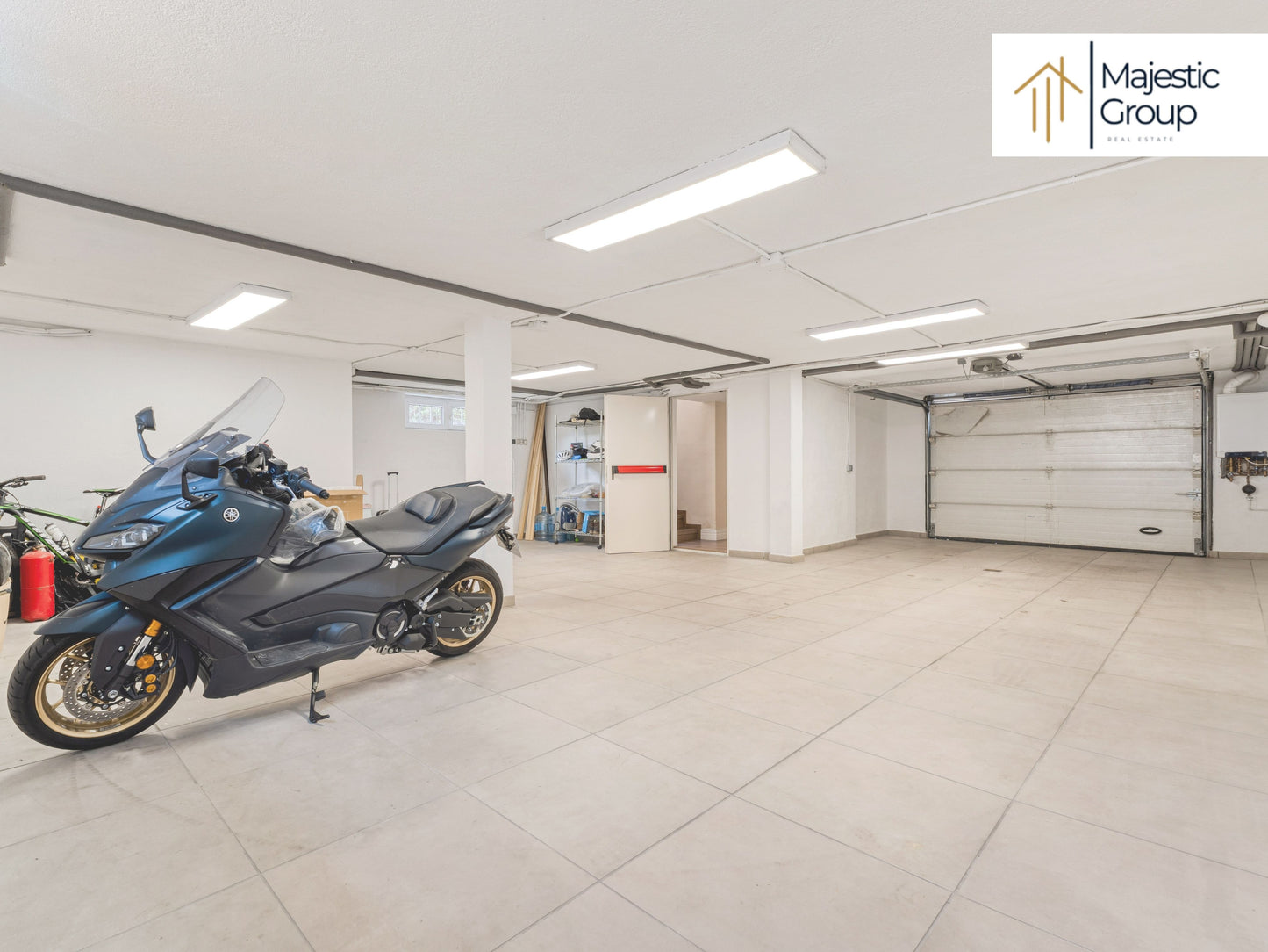 Chalet pareado en venta en Villanueva de la Cañada – Reformado y exclusivo | Majestic Group