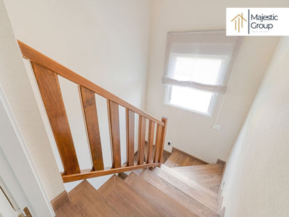 Chalet pareado en venta en Villanueva de la Cañada – Reformado y exclusivo | Majestic Group
