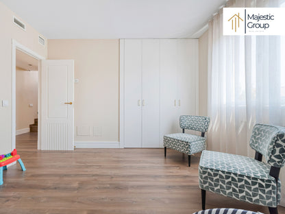 Chalet pareado en venta en Villanueva de la Cañada – Reformado y exclusivo | Majestic Group