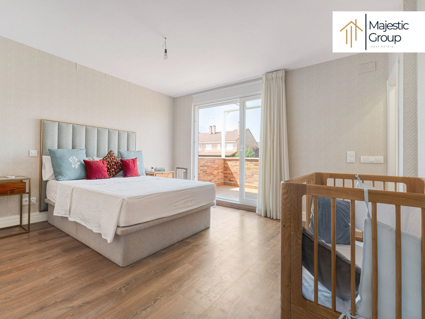 Chalet pareado en venta en Villanueva de la Cañada – Reformado y exclusivo | Majestic Group