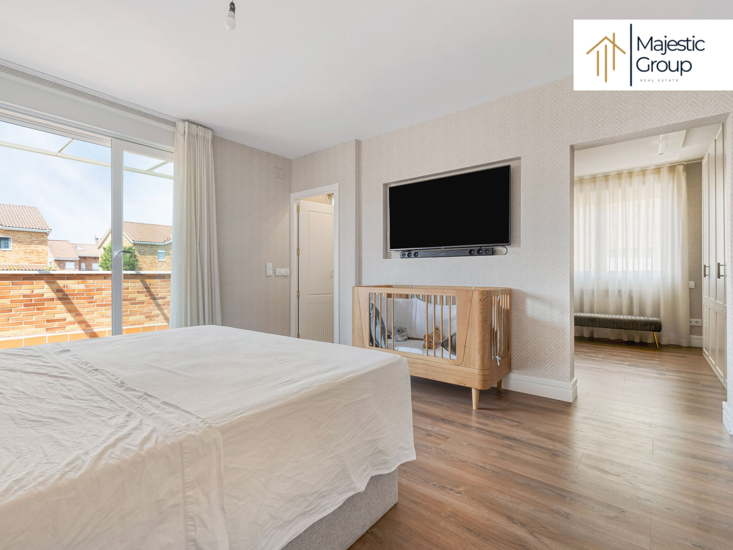Chalet pareado en venta en Villanueva de la Cañada – Reformado y exclusivo | Majestic Group