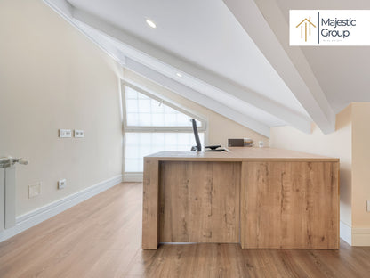 Chalet pareado en venta en Villanueva de la Cañada – Reformado y exclusivo | Majestic Group